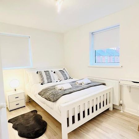New Fully Furnished Cosy Home Balderton 外观 照片