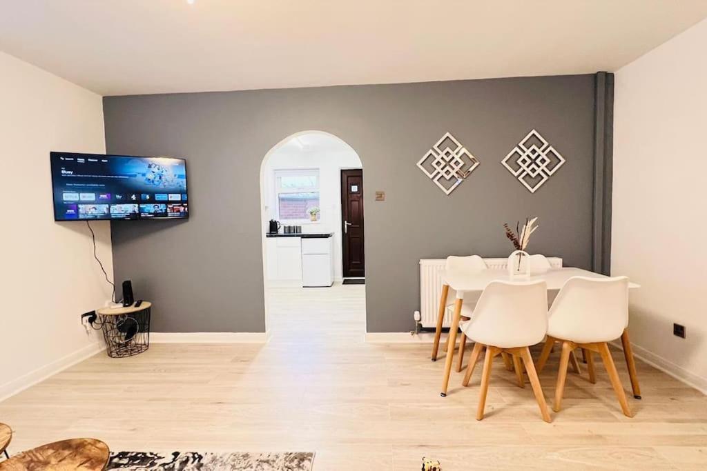 New Fully Furnished Cosy Home Balderton 外观 照片